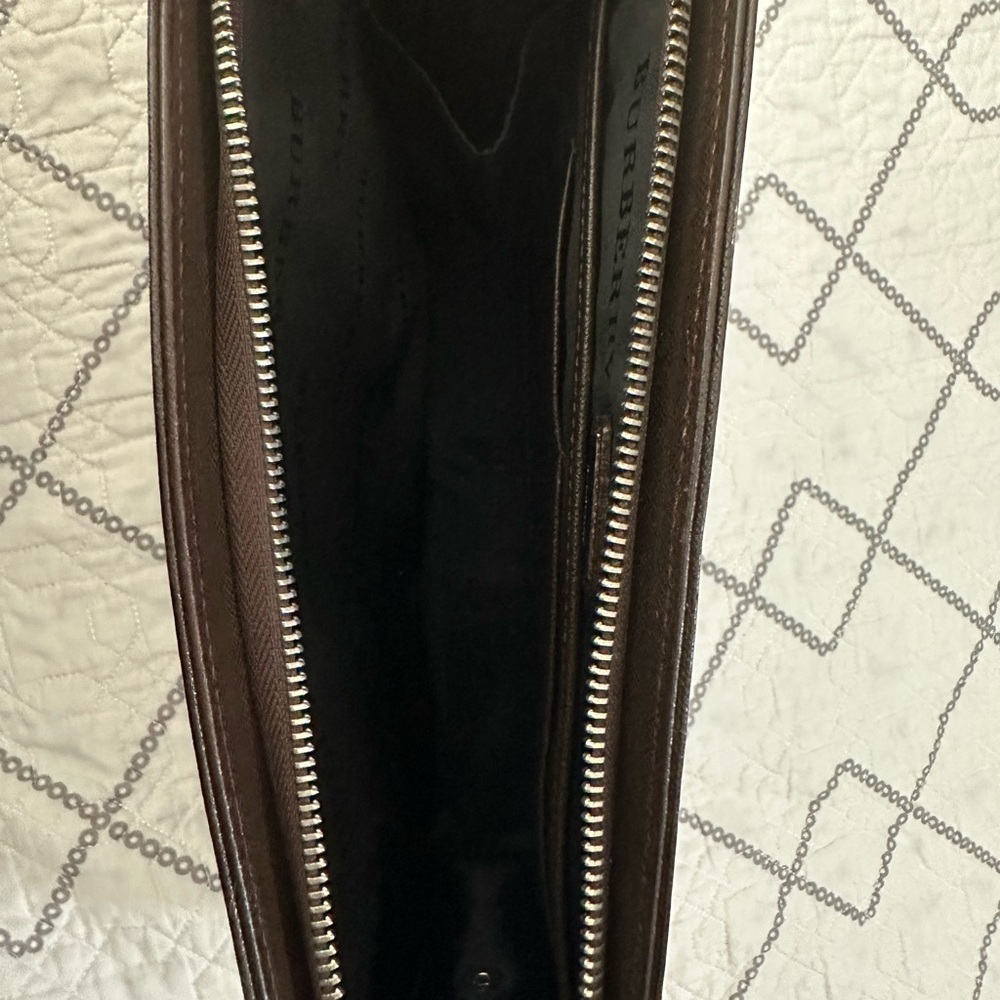 GUC Burberry Dark Brown Leather Clutch-very clean inside. - Picture 5 of 7